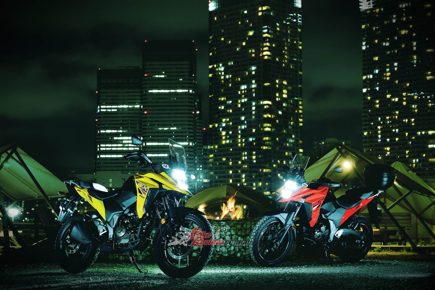 The 250SX uses the 249cc, fuel-injected, four-valve single-cylinder engine making 19.5kW@9,300rpm and 22.2Nm@7,300rpm.