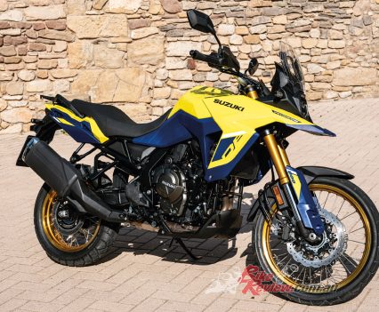 A rugged new steel frame developed for the V-STROM 800DE contributes to comfort, straight-line stability, and nimble handling.