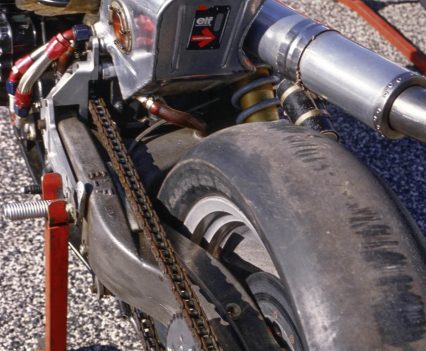 Single-sided swingarm.