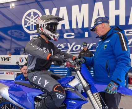 Setting the rider sag for Luca before he heads out onto the massive track on the super fast 450!