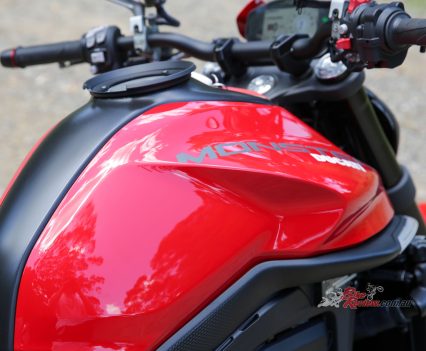 Deep tank section with knee pockets.