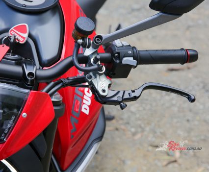 Span adjustable clutch lever.