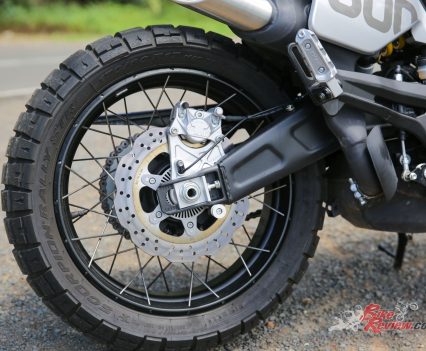 Single disc 260mm with double piston caliper.