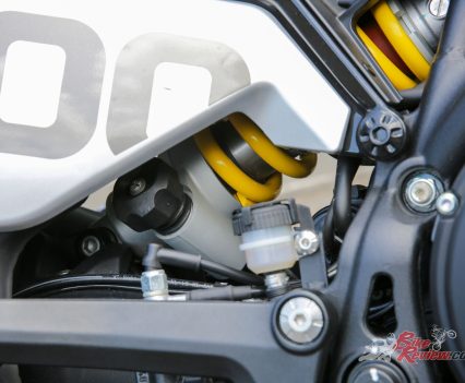 Central shock absorber spring preload and hydraulic rebound adjustable 140mm travel.