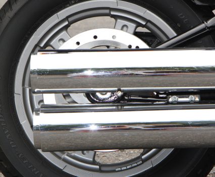 Two-piston floating 292mm rear disc.