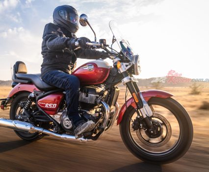 Here, on the highway, the Super Meteor 650 shined and is more than capable of long distance 140km/h touring, no sweat.