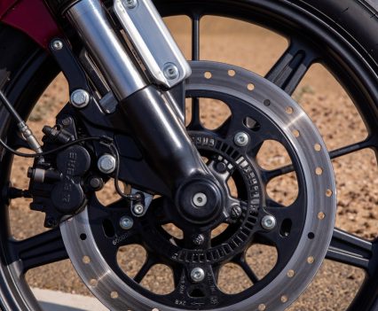 Single 320mm stainless steel floating rotor.