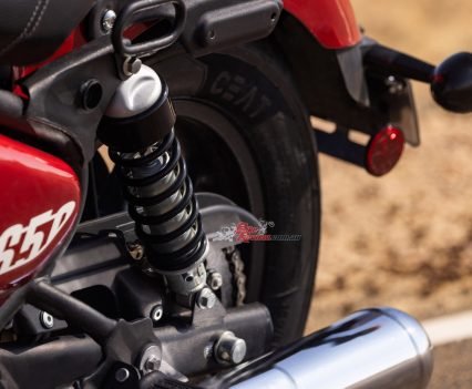 Twin Shocks, 101mm travel, preload adjustable.