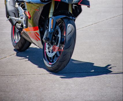 110/70 R17, CST ADRENO HS.