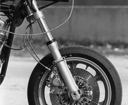 2x300mm Brembo discs with two-piston Brembo calipers.