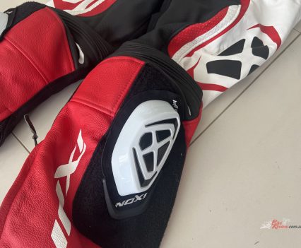 Knee sliders included.