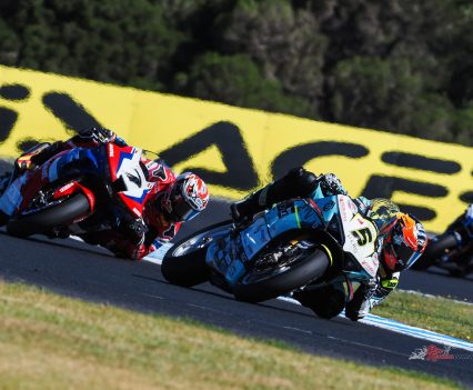 Iker Lecuona (Team HRC) was able to fight his way up to sixth place behind Oettl and Bassani while double WorldSSP Champion Dominique Aegerter.