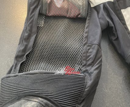 Like the jacket, lots of ventilation in the pants but no front pockets.