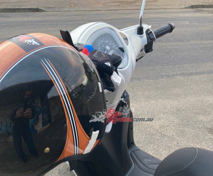 I use the D-Explorer 2 gloves on my scooter.