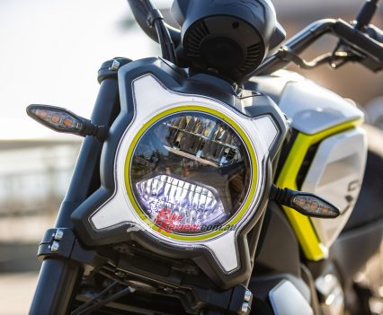 Similar style to the 700CL-X!