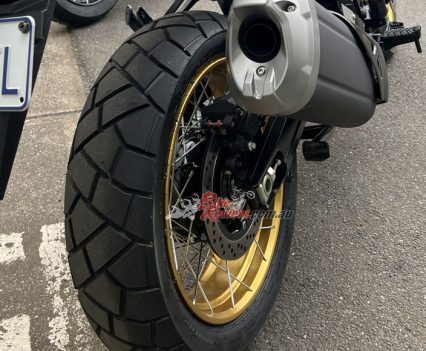 Single 260mm rear rotor and Nissin caliper.