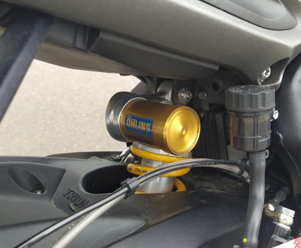 Pommie didn't muck around with the suspension setup too much, he said it feels awesome out of the box.