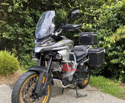 It looks bloody cool with all the accessories on...