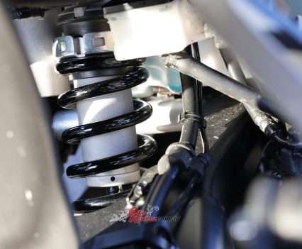 Preload adjustable Showa rising-rate shock, 190mm travel.