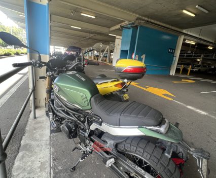 The Leoncino was the perfect airport chariot. It just needed a top box.