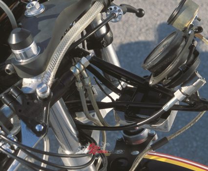 BikeReview-Suzuki-RG650-XR23B-Static- (13)