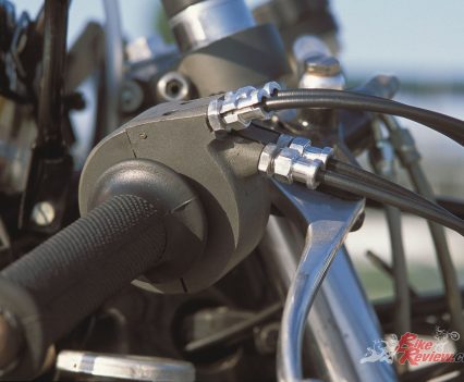 BikeReview-Suzuki-RG650-XR23B-Static- (34)