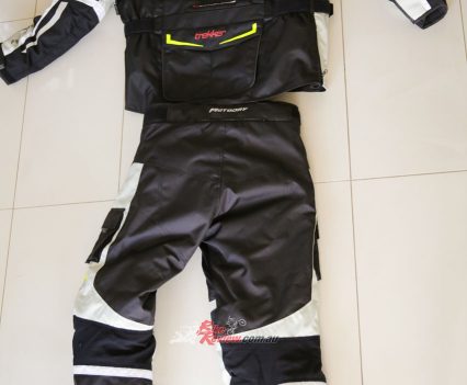 MotoDry AdvenT-Tour Trekker.