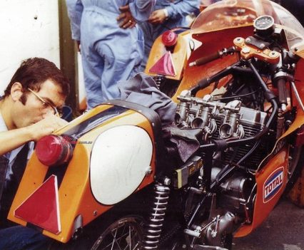 Spa 24h 3C 1000 Augusto Brettoni working as pit crew instead of racing.