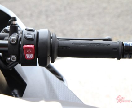 Smooth throttle, a superbike with heated grips for winter!