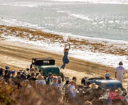 The start is done with some of the Drag-ens members wives and daughters, it’s the traditional style of start where the girl waving a flag jumps in the air, when she touches the sand with her feet you go!