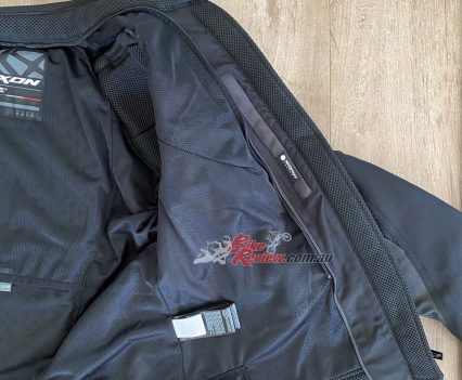 There is waterproof internal pocket.