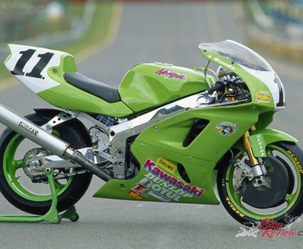 Cathcart took the famed Scott Russell ZXR750R green machine for a spin.