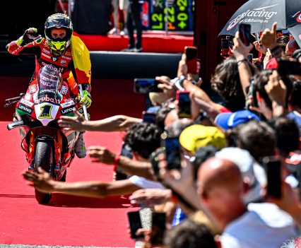 Bautista took his 77th podium while Locatelli resisted Jonathan Rea (Kawasaki Racing Team WorldSBK) in the second half of the race for his 12th podium.