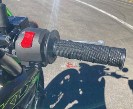 Right side switchblock and handlebar.