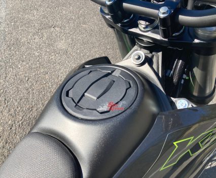 7.5L fuel tank with lockable fuel cap.