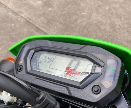 Basic, fuss free LCD display dash.