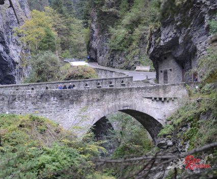 A stop in France to admire bridgework.