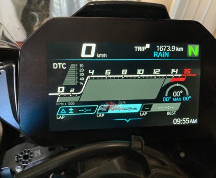 Rain mode dash display.