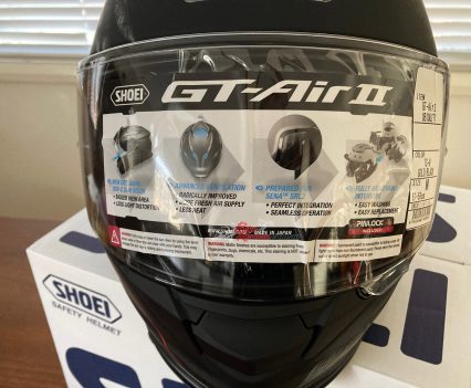 Comes with a PINLOCK and we got an extra visor.