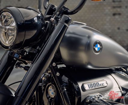 Telescopic front fork.