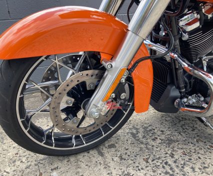 Twin front brakes are fantastic but I would prefer if they were not linked.