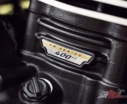 This all-new fuel-injected and liquid-cooled 398cc single-cylinder engine combines Triumph’s trademark modern classic style with state-of-the-art engineering.