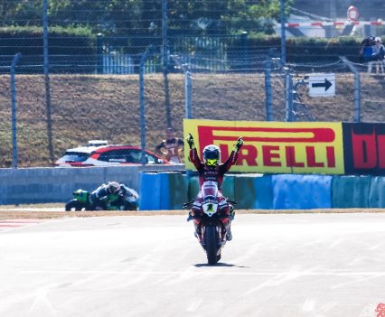 Alvaro Bautista (Aruba.it Racing – Ducati) bounced back to claim victory in Race 2 at the Circuit de Nevers Magny-Cours as he took advantages of his rivals battling behind him.