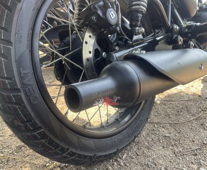 270mm fixed rear rotor, single-piston caliper, ABS. Nice thump from the muffler.