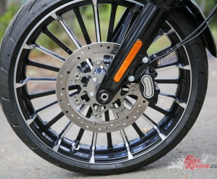 300mm rotor, Four-piston fixed caliper.