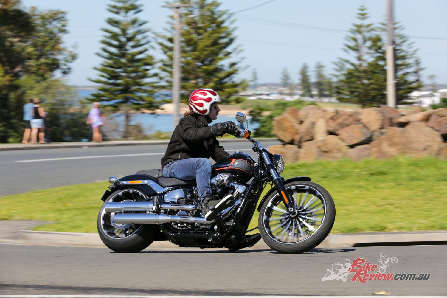 You don’t have to reach the corner of the tyre to scrape the footpegs, which actually makes for awesome fun and gives an excellent guide to not lean this beefy machine over too far.