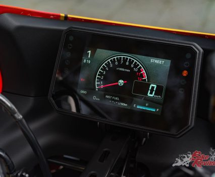 Further maintaining the mix of nostalgic style with the latest in high performance technology, XSR900 GP riders can customise their riding experience via Yamaha Ride Control (YRC).