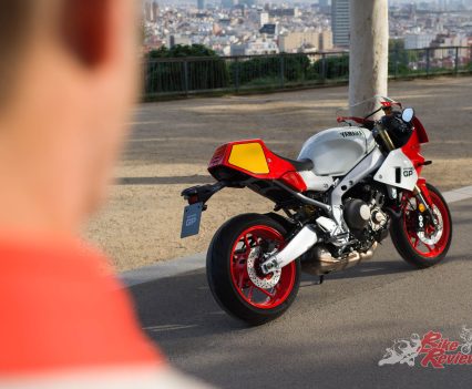 Yamaha say that the aim was not to create a replica, but instead release a model that pays the utmost respect to the past, while holding its own with the latest in performance and technology. That is the XSR900 GP.