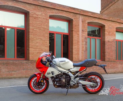 The Deltabox-style chassis and swingarm are finished in silver to better evoke the era of the 1980s prototypes and emphasise the character of the Deltabox style frame itself.