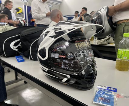 Arai Tour-X5.